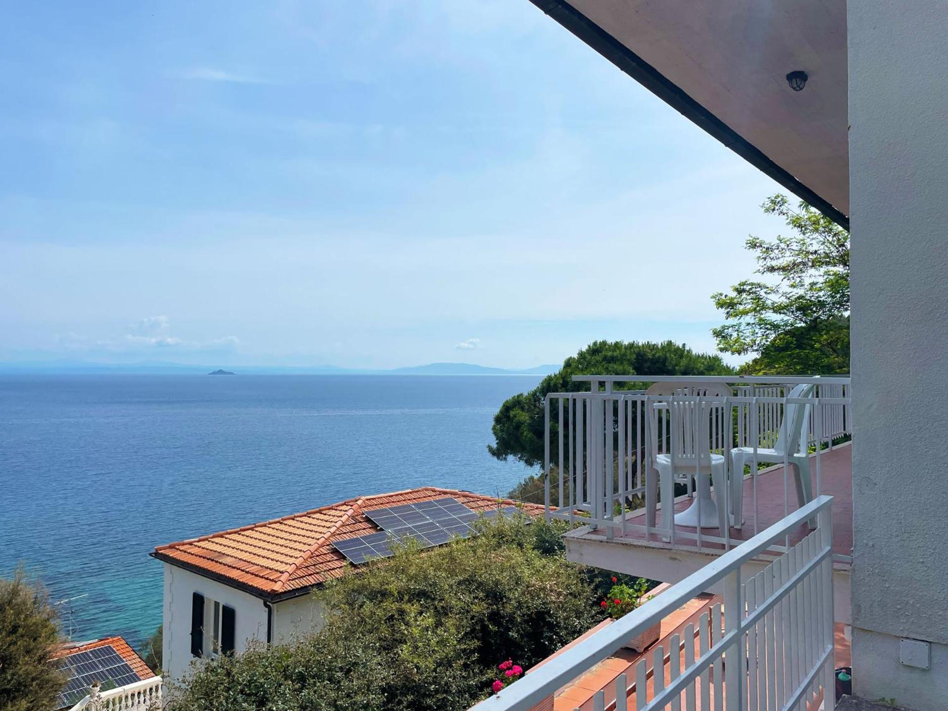 Villa Porticciolo - Argonautivacanze Rio Marina Bagian luar foto
